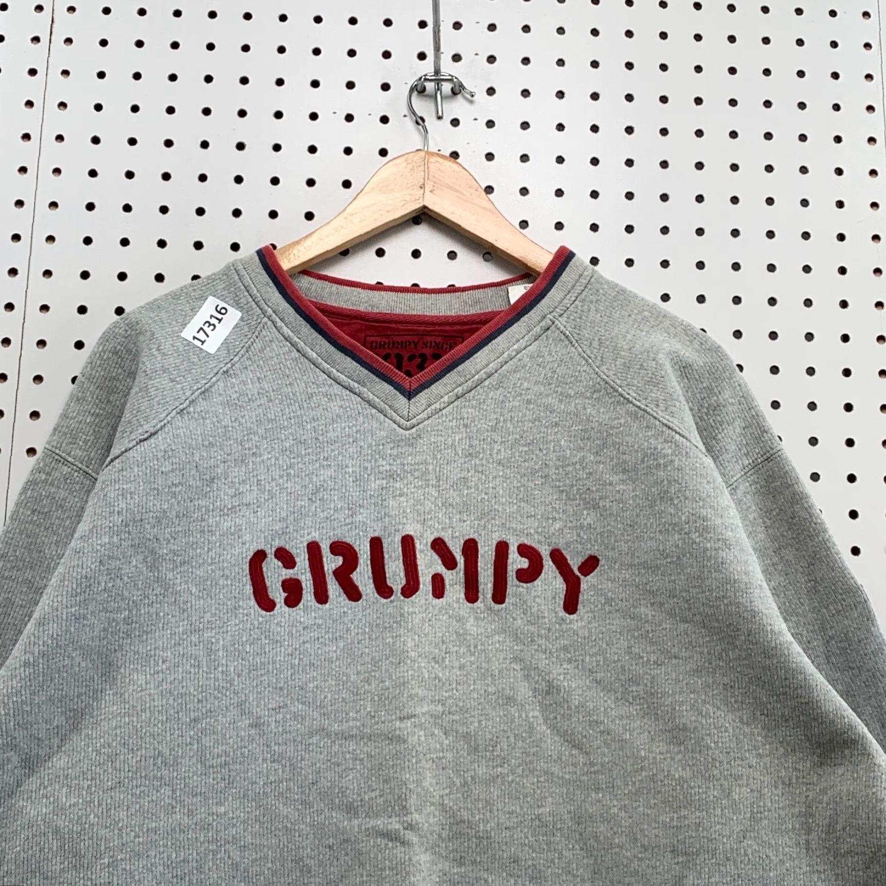 Disney Disney Grumpy Sweatshirt Gray Adult XL V-Neck Embroidered Pullover Vintage Men Size US XL / EU 56 / 4 - 5 Thumbnail
