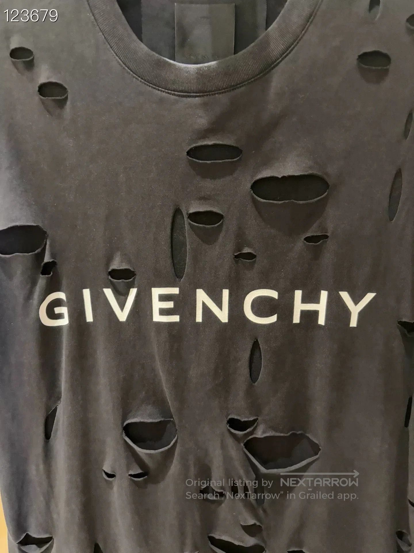 Givenchy Givenchy Logo Print Distressed Short Sleeve T. Size US XS / EU 42 / 0 - 5 Thumbnail