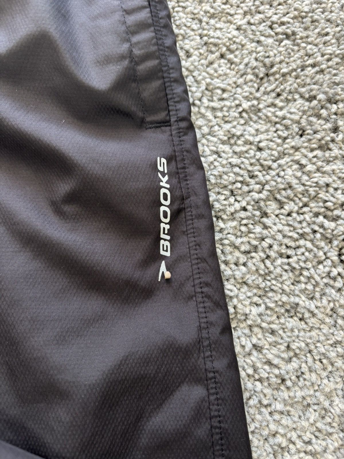 Brooks Black brooks running track pants Size US 30 / EU 46 - 2 Thumbnail