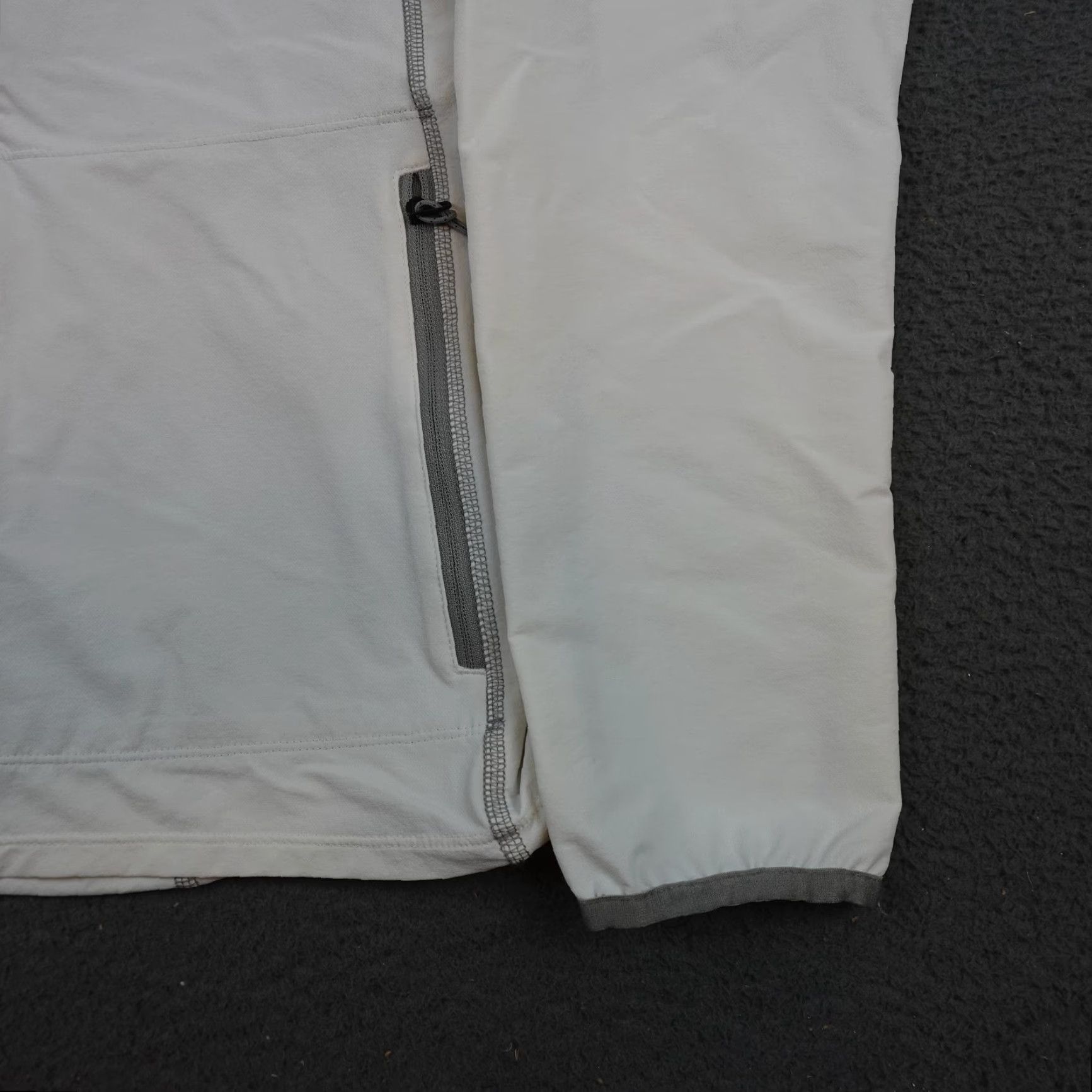 Eddie Bauer Eddie Bauer First Ascent Jacket Womens Medium White Softshell Full Zip Hiking Size M / US 6-8 / IT 42-44 - 2 Thumbnail