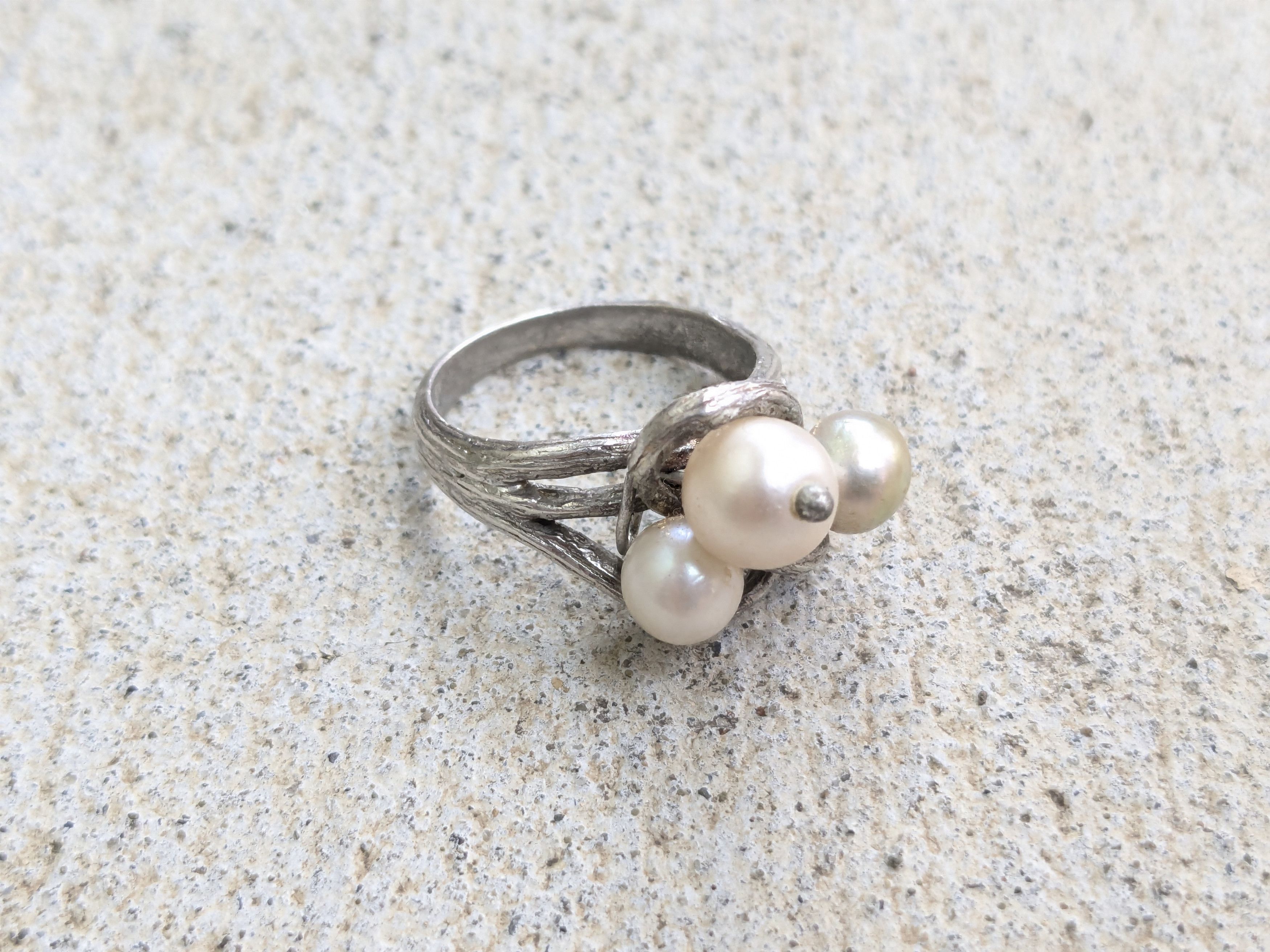 Jewelry Vintage Sterling Silver Ring 8.25 Faux Pearls Brutalist Size ONE SIZE - 2 Thumbnail