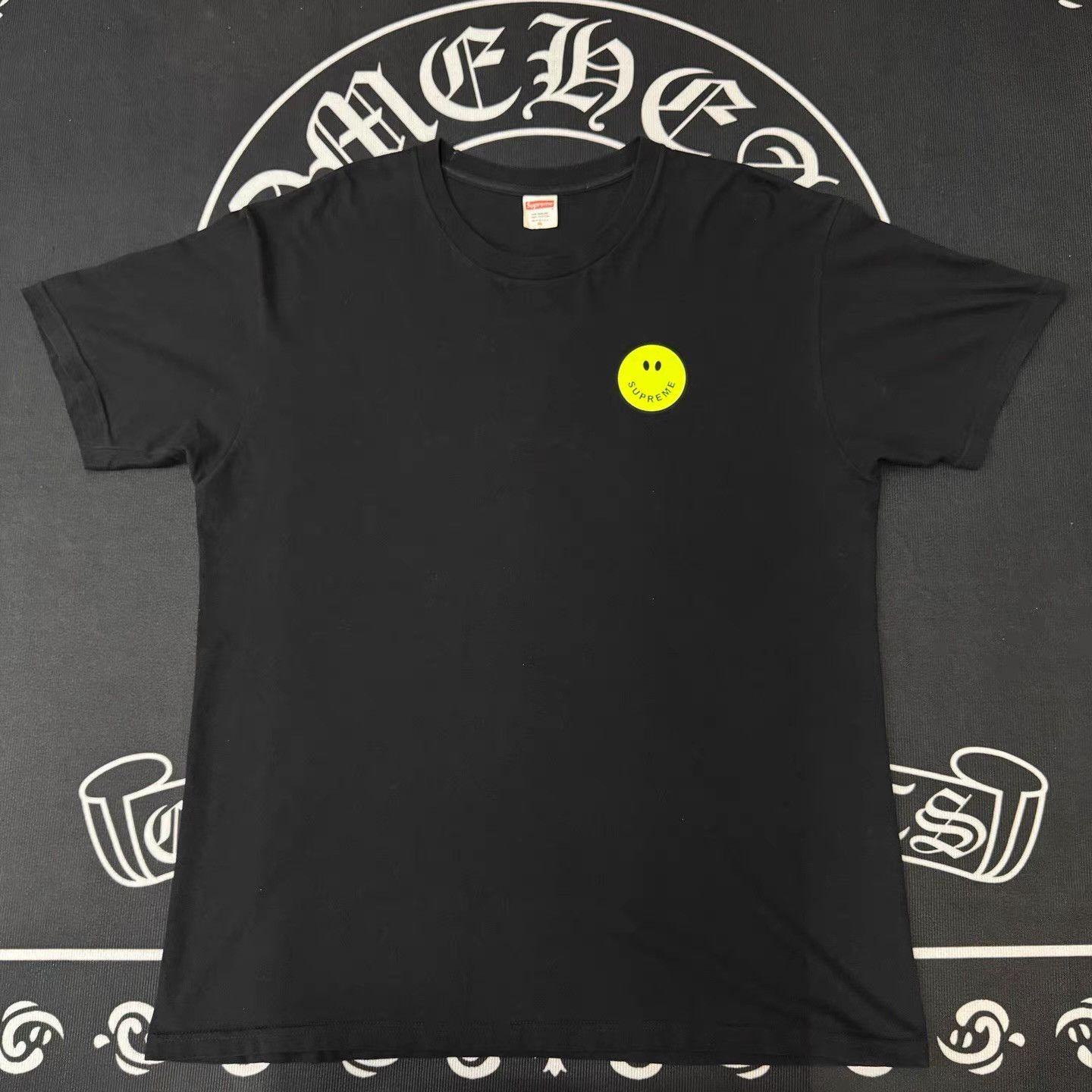 Supreme Supreme Yellow Smile Face Print Short Sleeve Q10 Size US XL / EU 56 / 4 - 1 Thumbnail