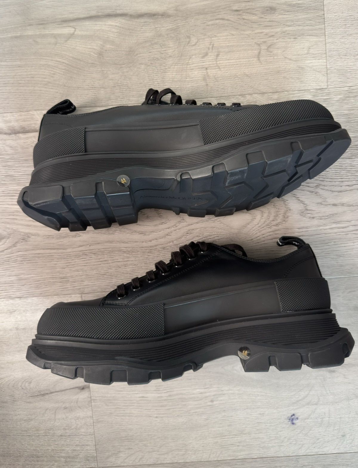 Alexander McQueen Alexander McQueen Tread Slick Low Lace Up Size US 11 / EU 44 - 7 Thumbnail