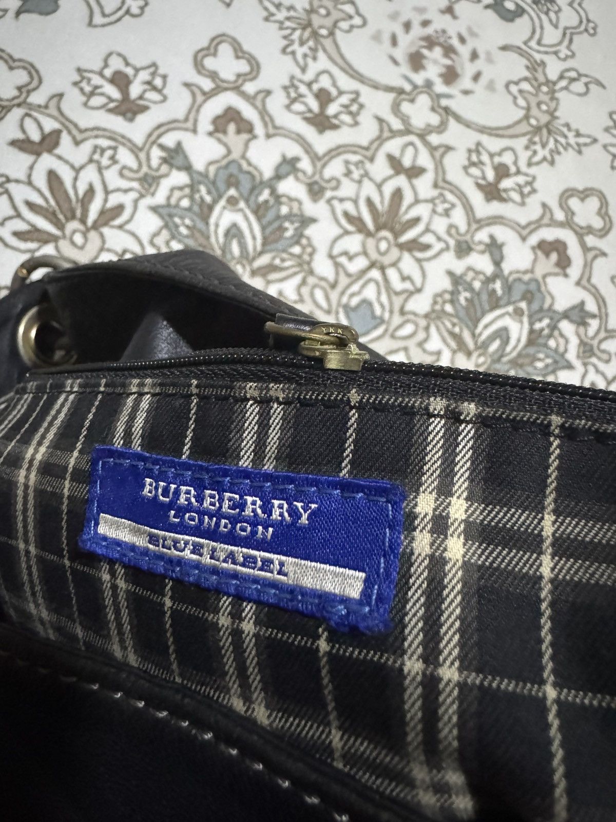 Burberry × Genuine Leather OG Burberry Blue Label Leather Large Tote Shoulder Handbag Size ONE SIZE - 13 Thumbnail