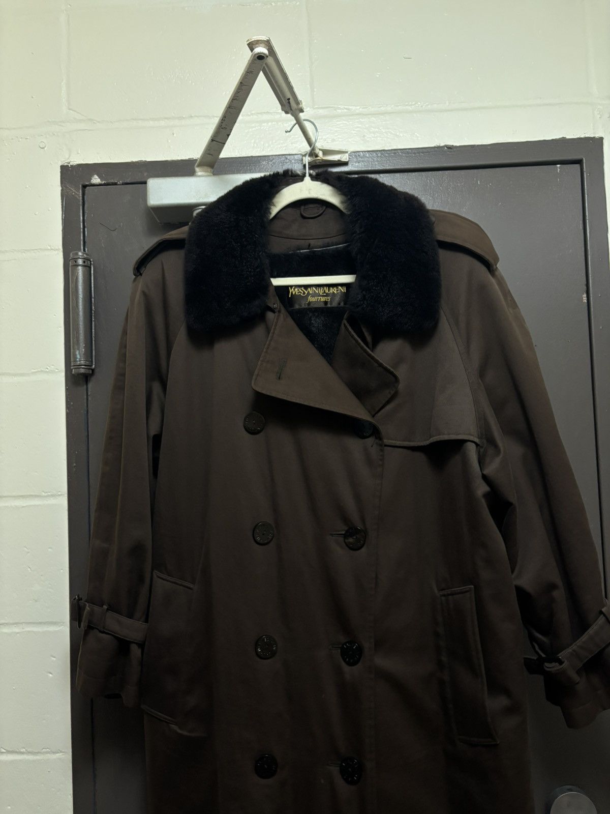 Yves Saint Laurent Yves Saint Laurent Fourrures Lined Trench Coat Size US L / EU 52-54 / 3 - 1 Thumbnail