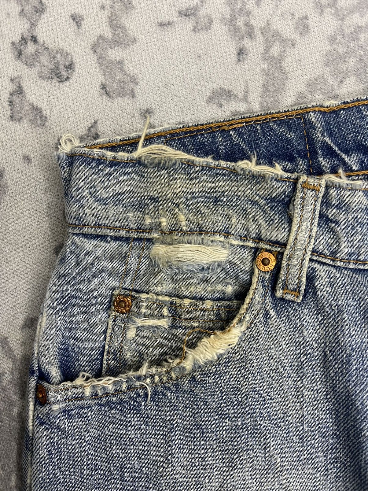 Levi's Vintage 90s Levi’s 613 Orange Tab Distressed Denim Size US 29 - 7 Thumbnail