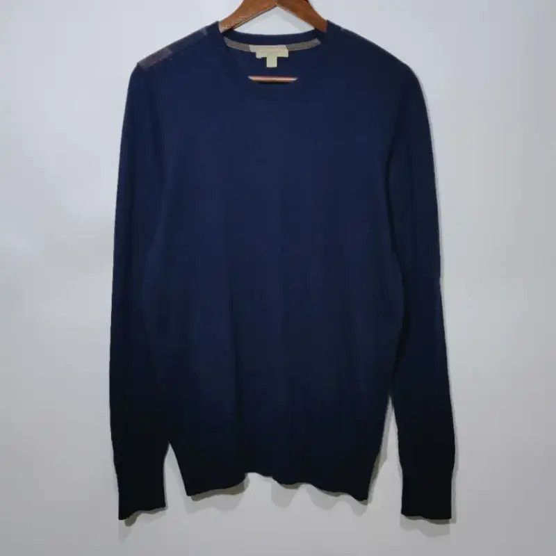 Burberry Burberry Women's Navy Wool Sweater Size L / US 10 / IT 46 - 1 Thumbnail