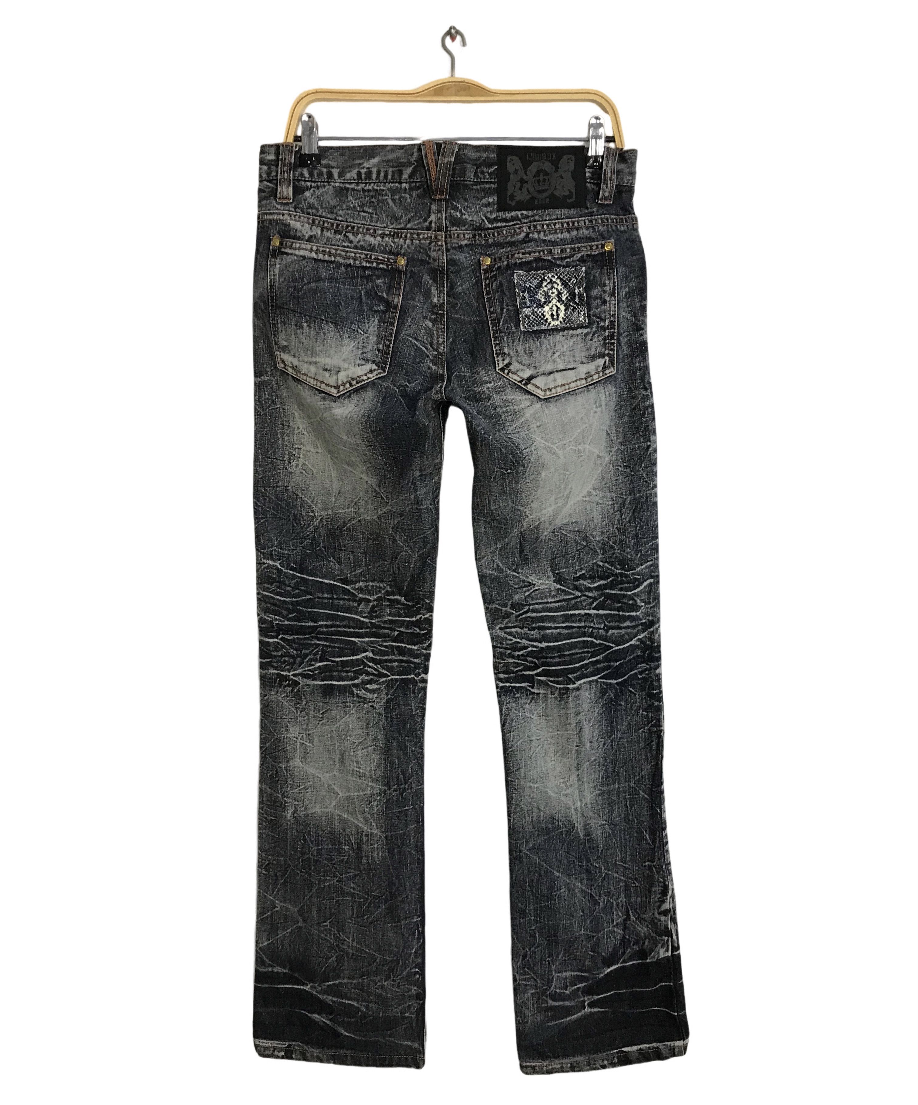 Japanese Brand × LOWBOX Vintage Japanese Brand Lowbox Light Wash Denim Design Size US 32 / EU 48 - 2 Thumbnail