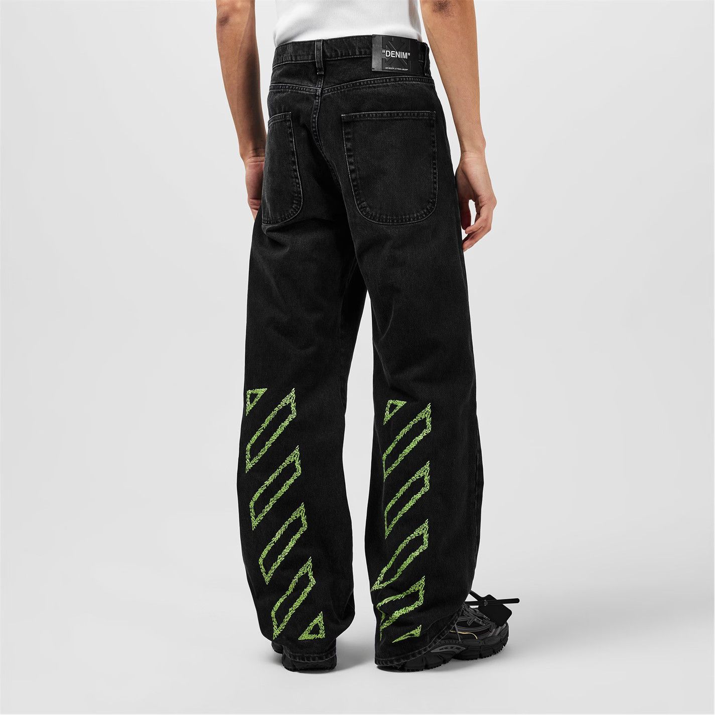Off-White o1g2r1mq0326 Diag Relax Straight Leg Jeans in Black Size US 32 / EU 48 - 3 Thumbnail