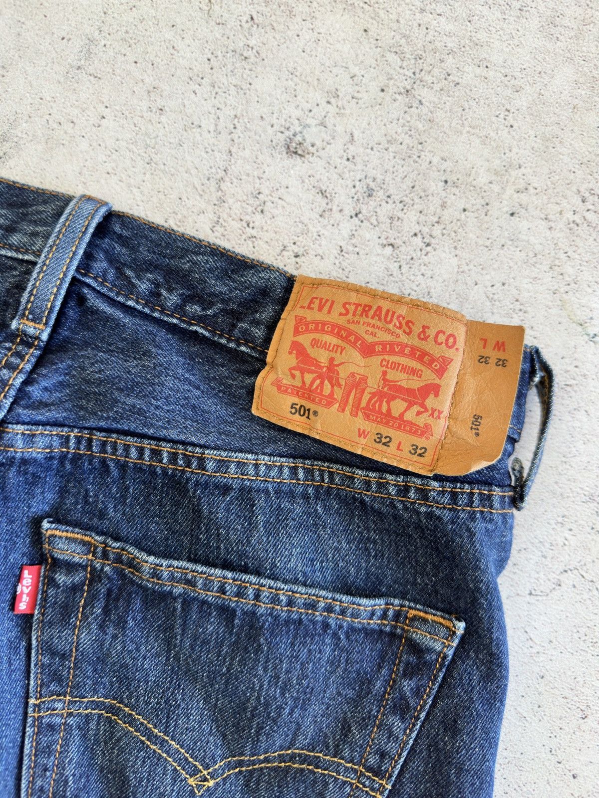 Levi's Levis 501 Blue Denim Jeans Size 32/32 Size US 32 / EU 48 - 6 Thumbnail