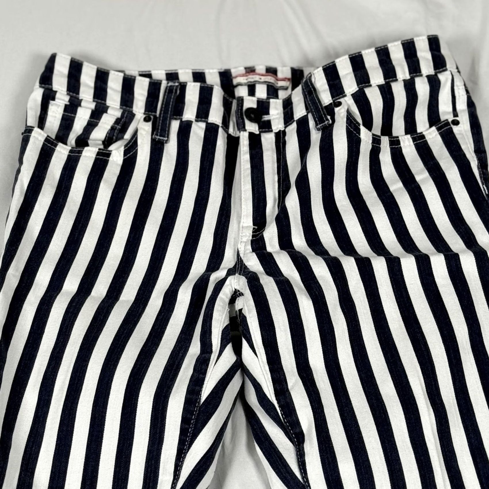 Tommy Hilfiger VINTAGE Tommy Hilfiger Pants Sz 8 Navy White Stripe Skinny Jeans Stretch Nautical Women 8 Denim Slim 5-Pocket Design Size 30" / US 8 / IT 44 - 3 Thumbnail