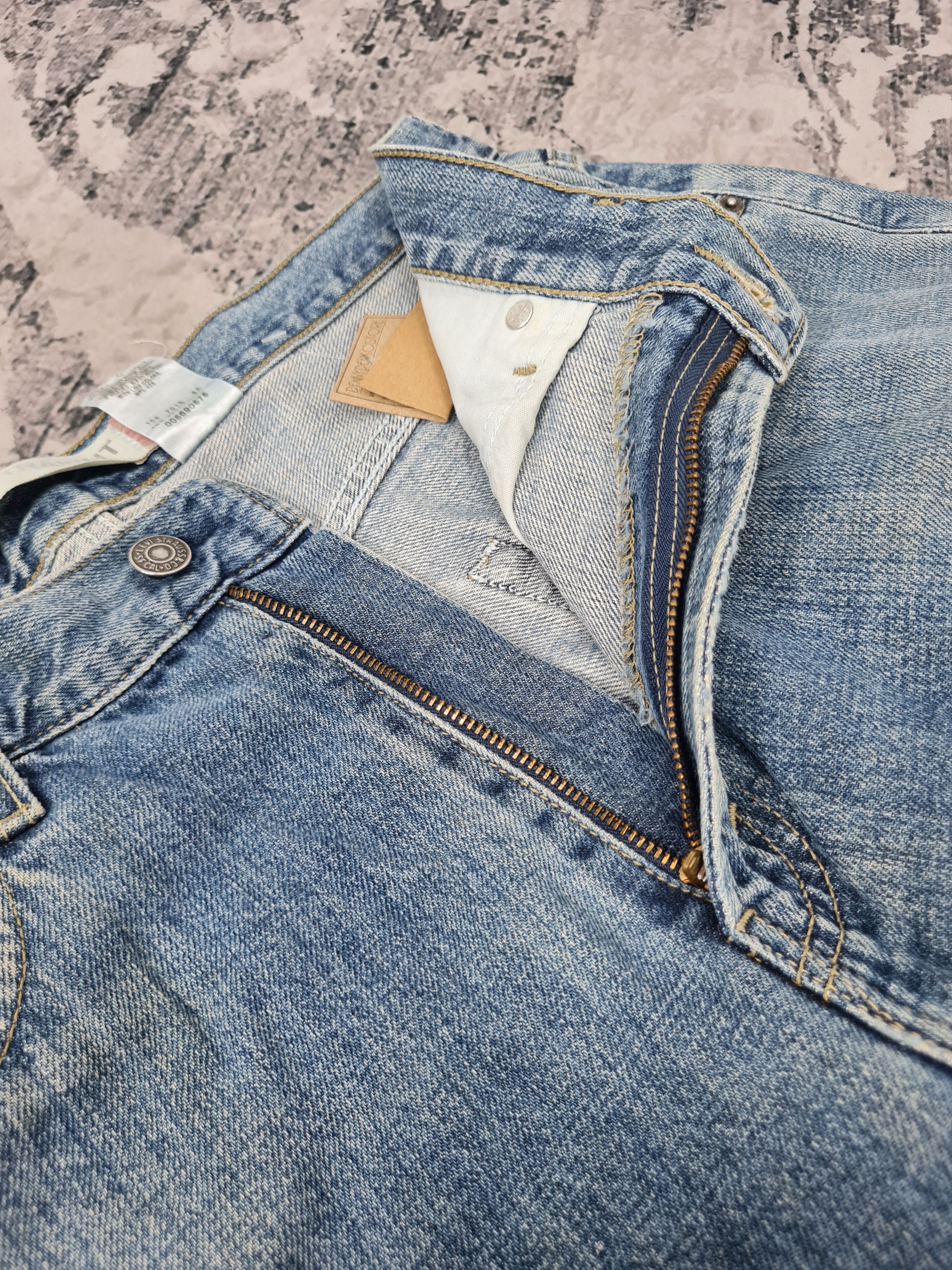 Levi's Vintage Clothing Vtg LEVIS 569 Distressed Ripeed Faded Jeans L0371 Size 35X31 Size US 35 - 12 Thumbnail