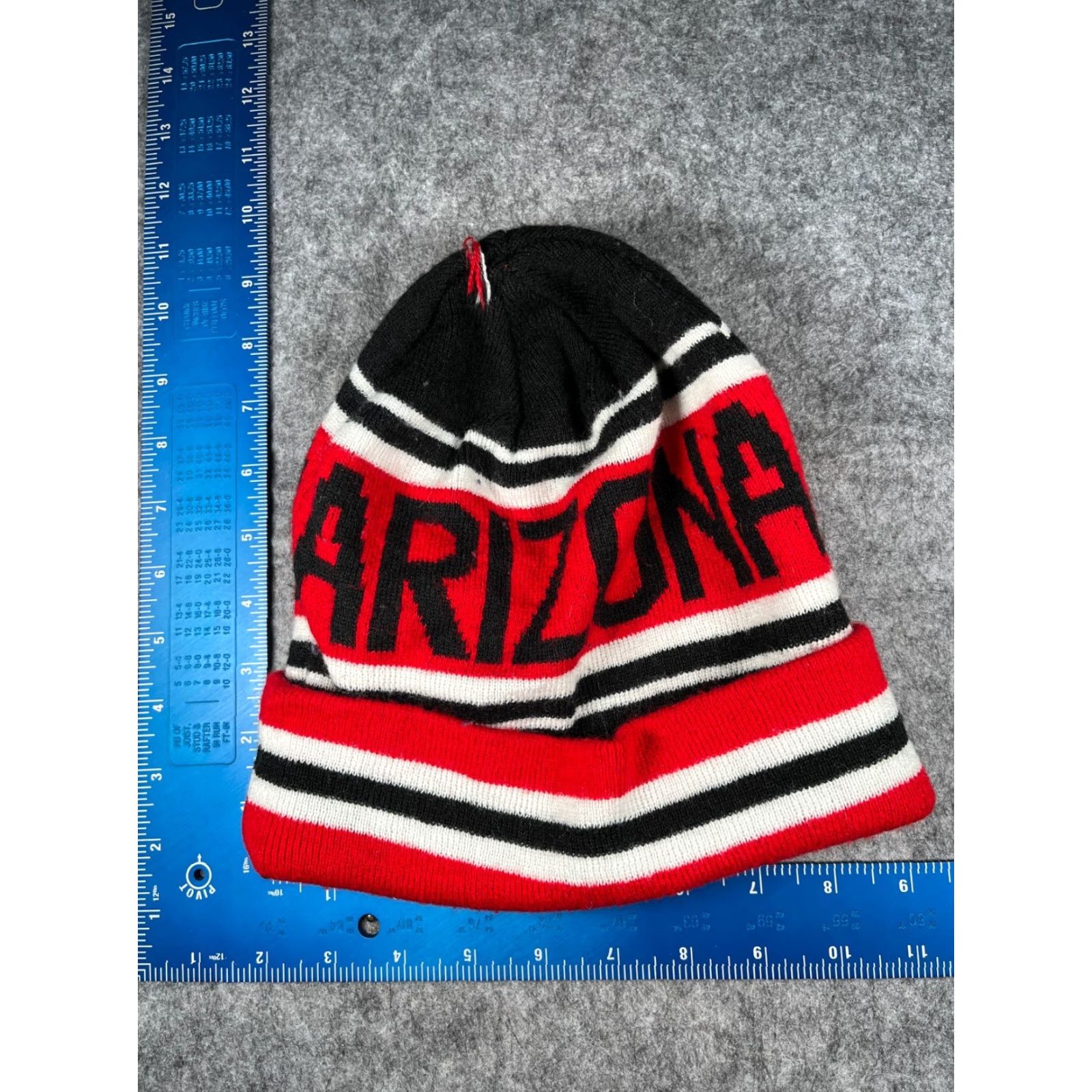 Vintage Arizona Beanie Toque Adult One Size Black Red White Stripe Knit 100% Acrylic Hat Mens Beanie Size ONE SIZE - 4 Thumbnail