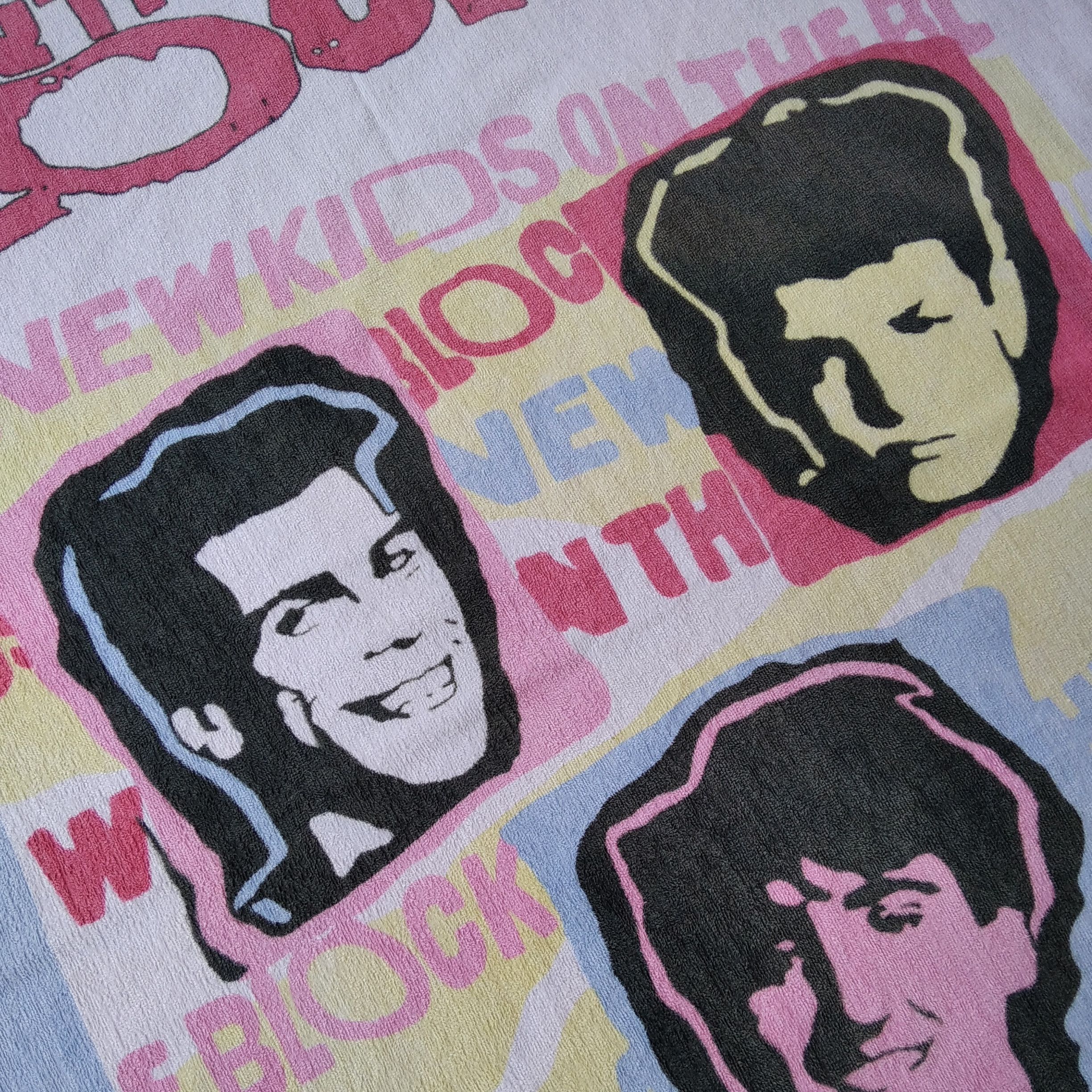 Band Tees Vintage 80's NEW KIDS ON THE BLOCK Towell / Flag cr 1989 Size ONE SIZE - 3 Thumbnail