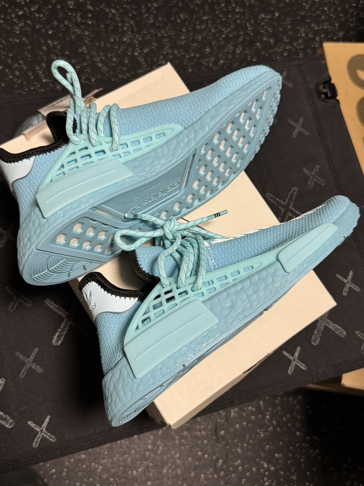 Adidas Adidas NMD Hu Pharrell Williams Clear Aqua brand new sz 5.5Y Size US 5.5 / EU 38 - 8 Thumbnail
