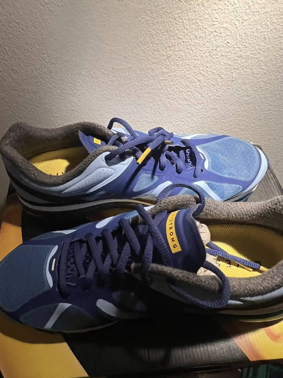 Nike Nike X Livestrong Size US 8 / EU 41 - 2 Thumbnail