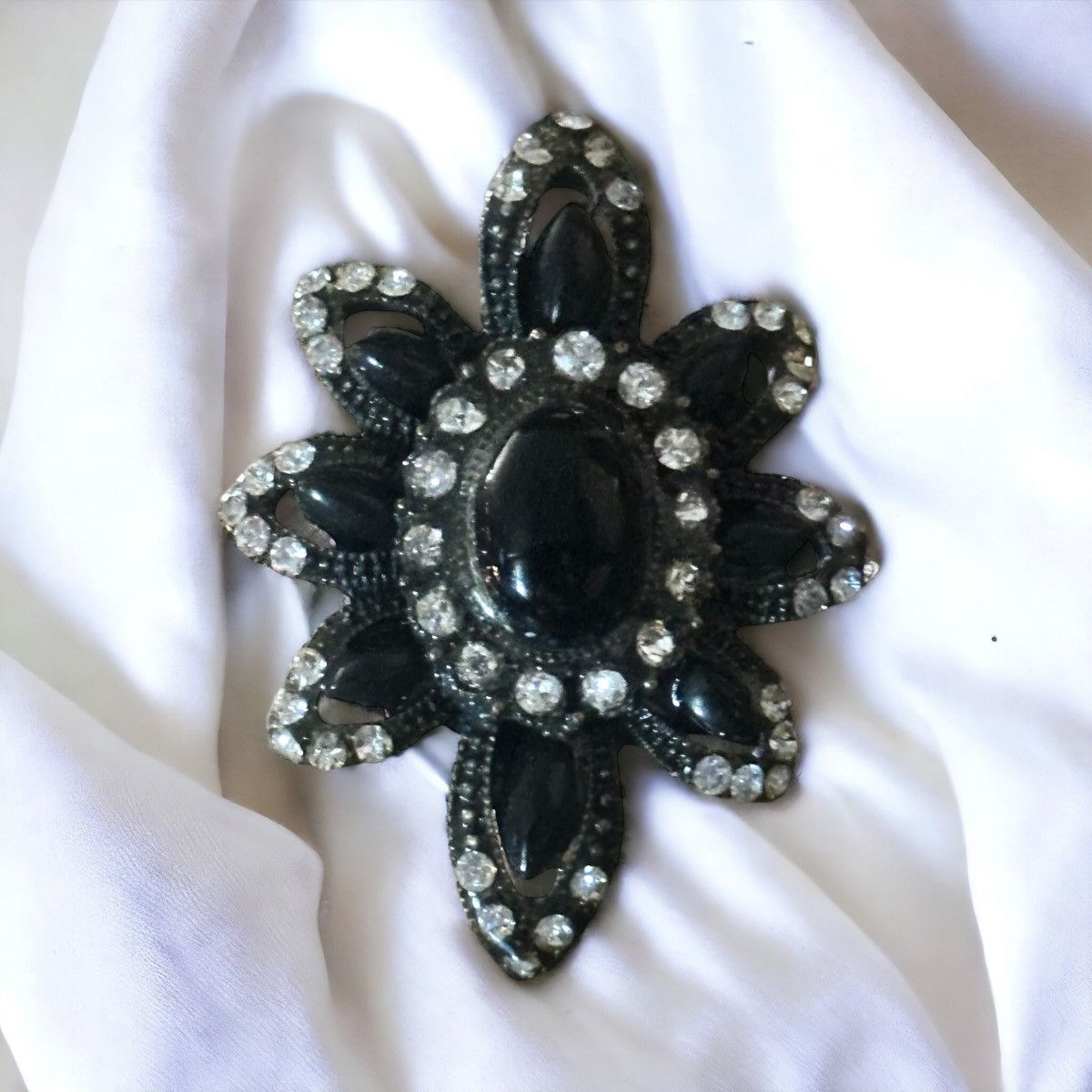 Vintage Vintage black rhinestone adjustable flower statement ring Size ONE SIZE - 1 Thumbnail