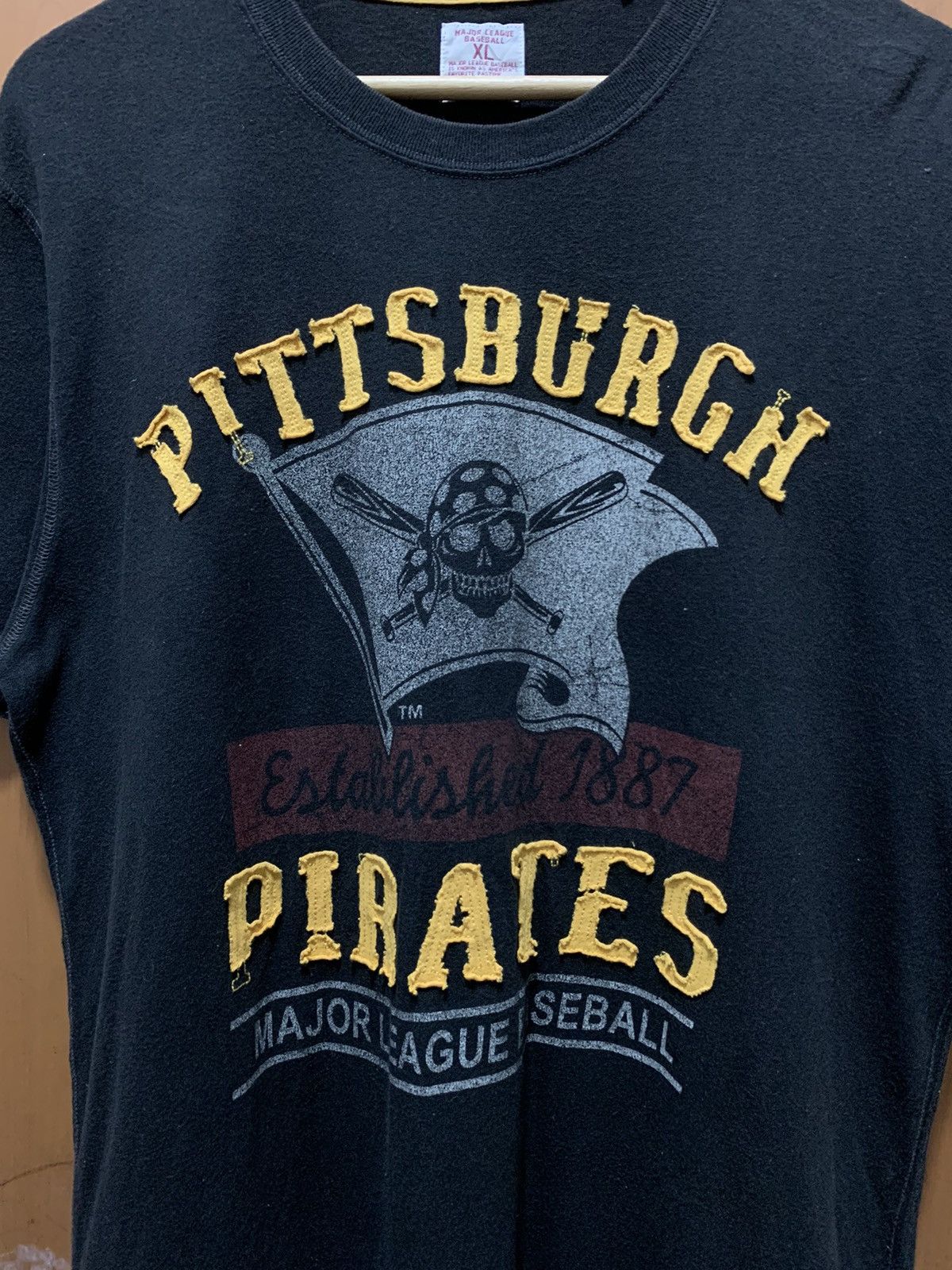 Uniqlo Vintage Y2K Uniclo MLB Pitttsburgh Pirates T-Shirt Size US XL / EU 56 / 4 - 2 Thumbnail