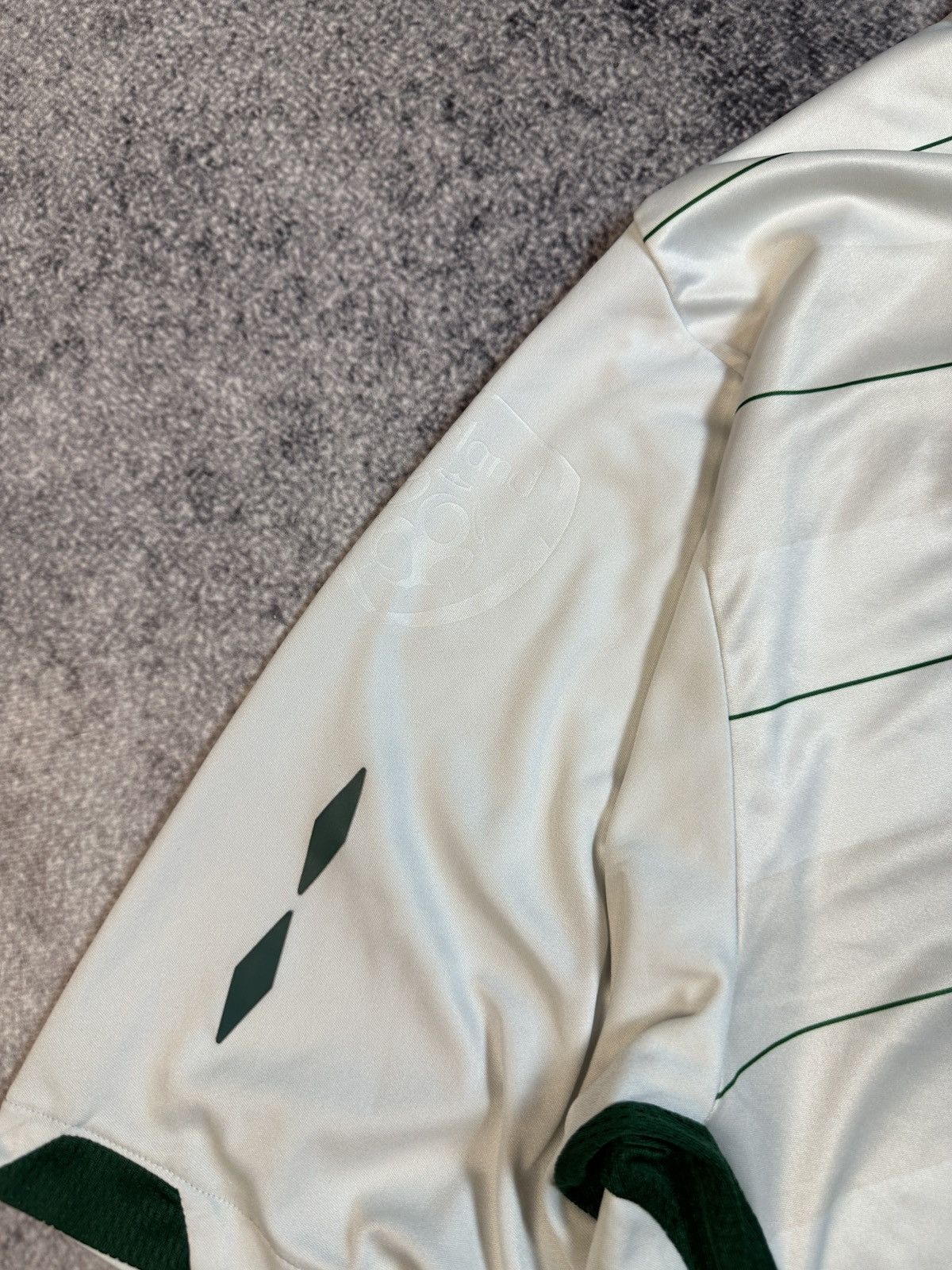 Umbro Vintage Umbro Ireland Soccer Jersey Blokecore Rare XXL VTg Size US XXL / EU 58 / 5 - 3 Thumbnail