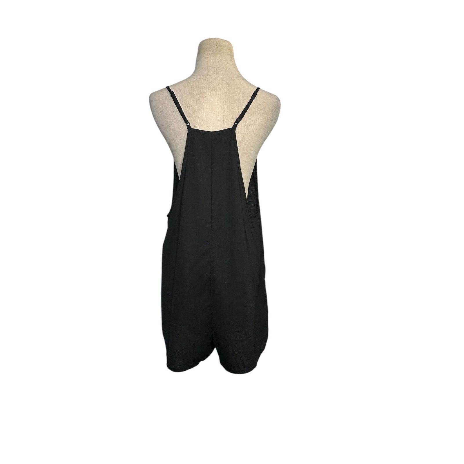 Shein Shein Black Double Pocket Sleeveless Racerback Romper Medium Size 28" / US 6 / IT 42 - 7 Thumbnail