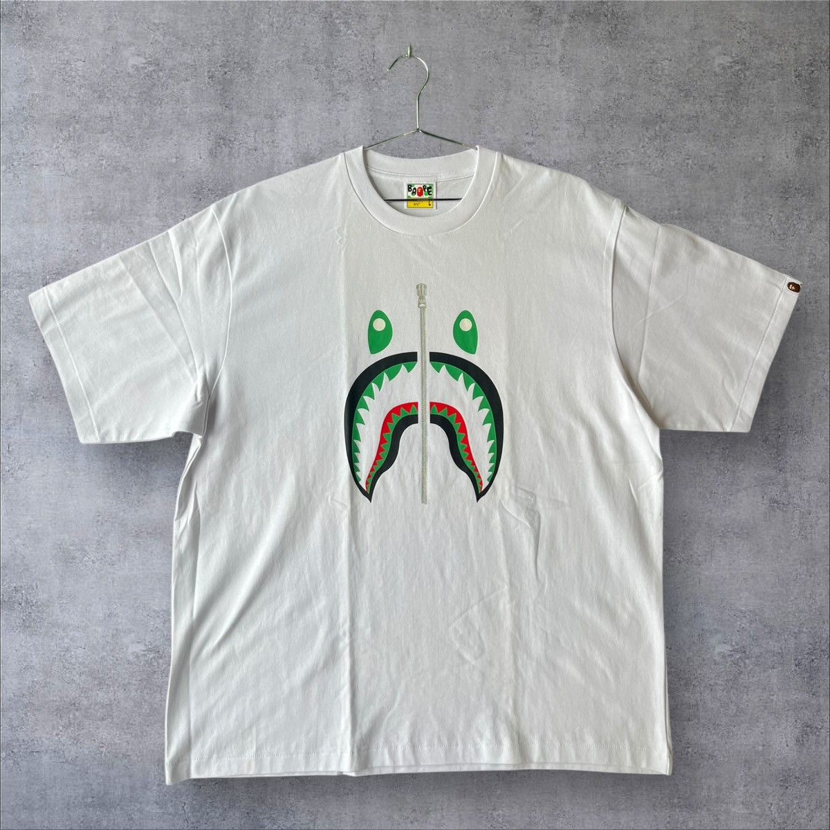 Bape BRAND NEW BAPE SHARK UNITED ARAB EMIRATES TEE “WHITE” SIZE L Size US L / EU 52-54 / 3 - 1 Thumbnail