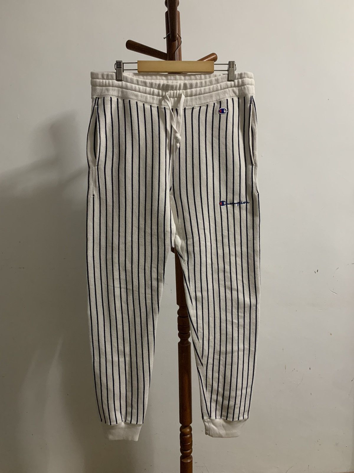 Champion Champion Reverse Weave Stripes Sweatpants Size 33" - 1 Thumbnail