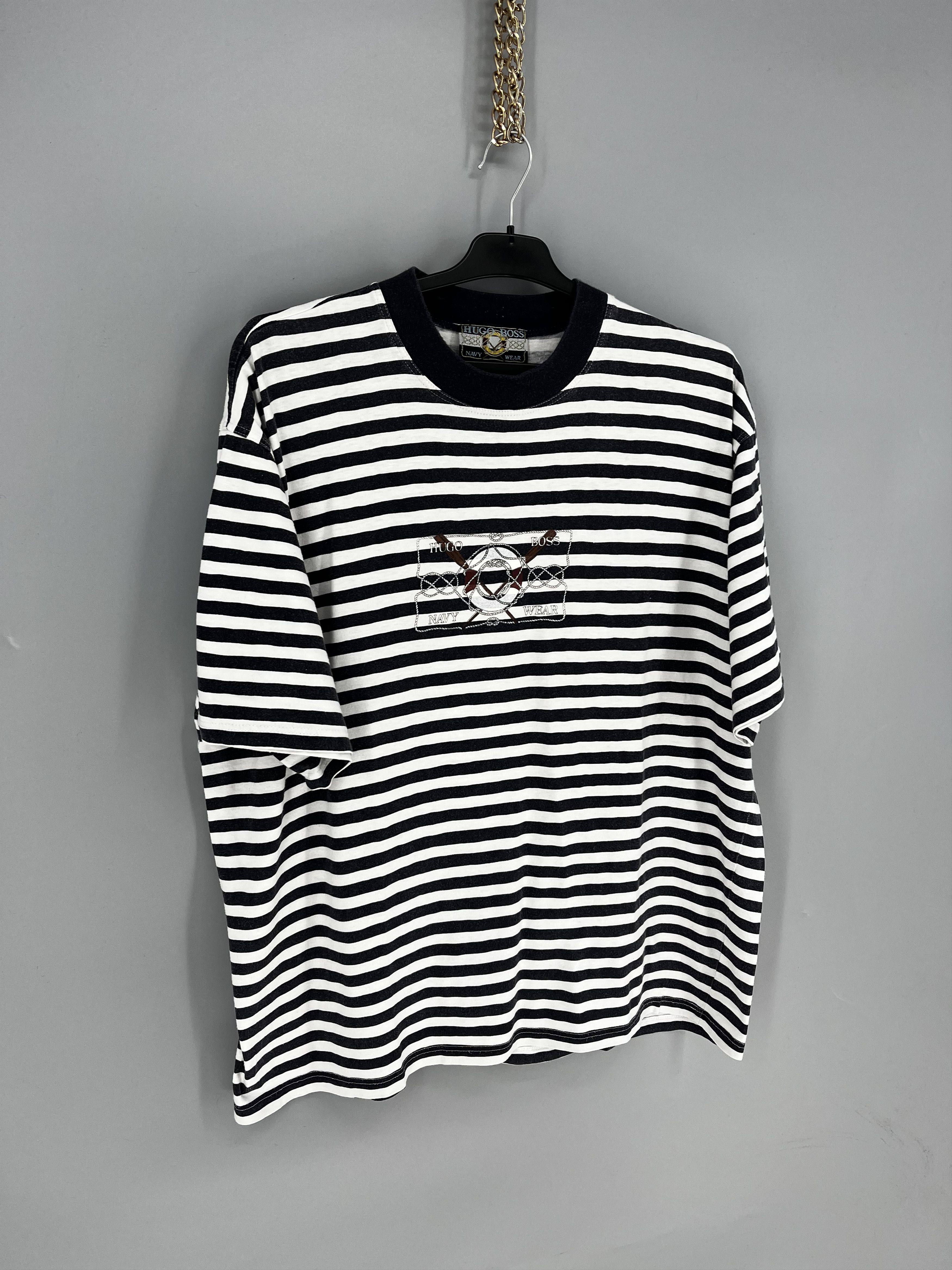 Hugo Boss Vintage Hugo Boss Nawy Wear 80s 90s Big Logo Tee Spell Out Size US XXL / EU 58 / 5 - 2 Thumbnail