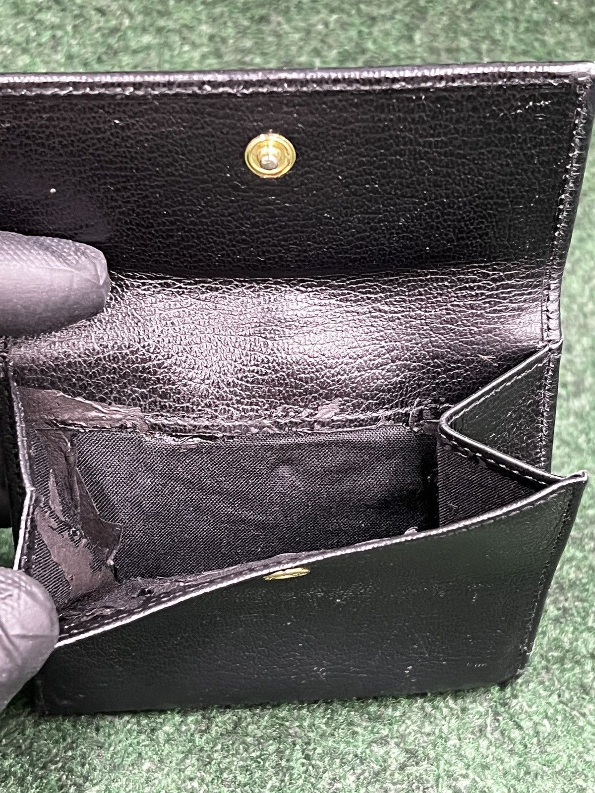 Salvatore Ferragamo Vintage Salvatore Ferragamo Gancini Clip Leather Wallet Size ONE SIZE - 3 Thumbnail