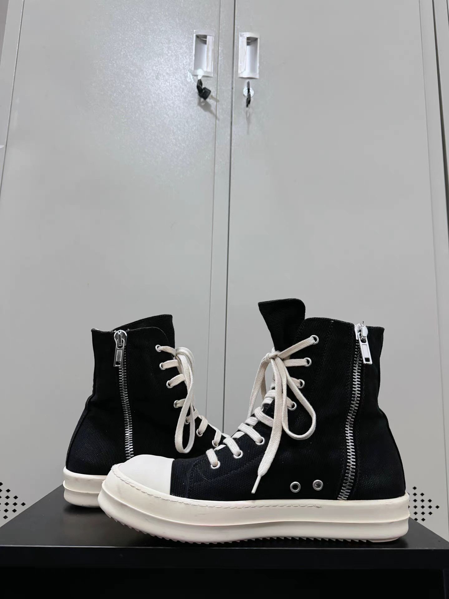 Rick Owens Rick Owens Drkshdw letter logo Converse high-top sneakers Size US 8 / EU 41 - 1 Thumbnail