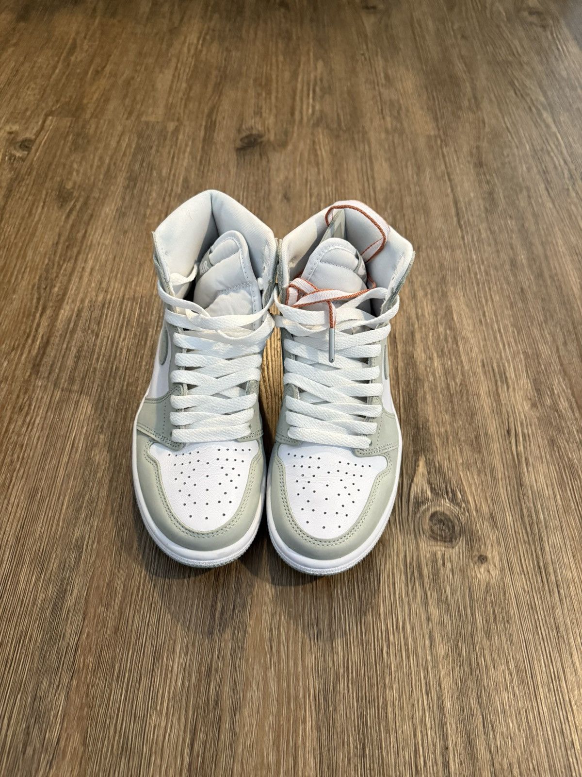 Jordan Brand Women’s Air Jordan 1 “Seafoam” Size US 5.5 / IT 35.5 - 2 Thumbnail