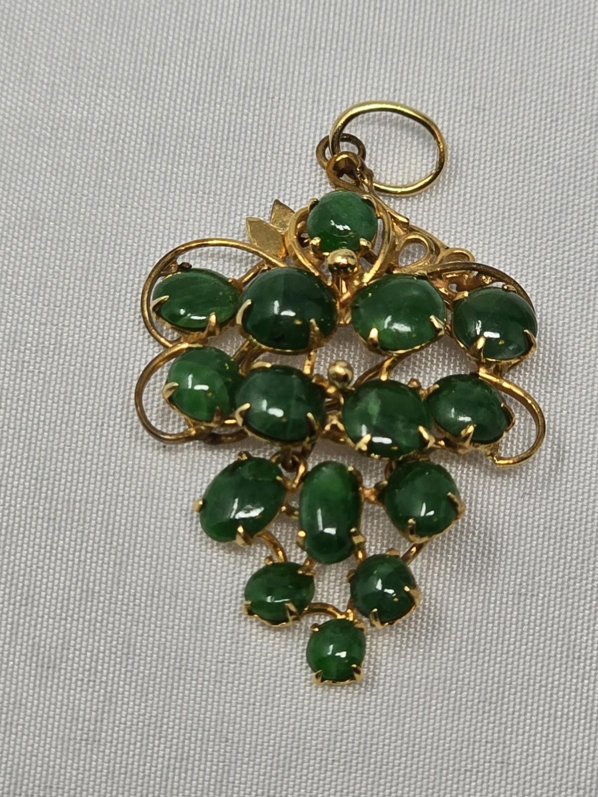 The Unbranded Brand 14K Gold Natural Green Jadeite Grape Pendant Vintage Size ONE SIZE - 2 Thumbnail