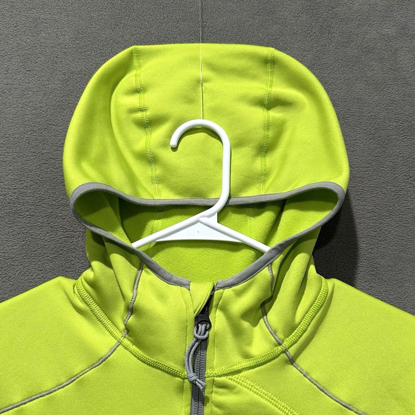 Vintage LL Bean Hoodie Mens Medium Neon Green 1/4 Zip Stretch EUC 288044 Size US M / EU 48-50 / 2 - 3 Thumbnail