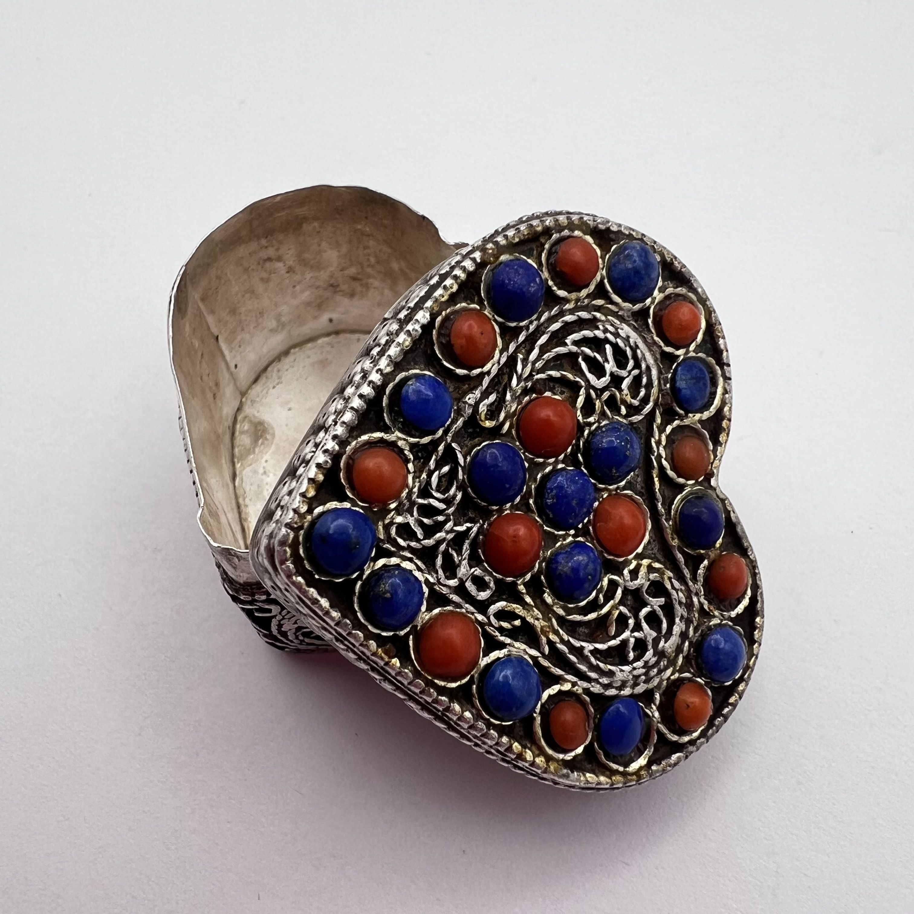 Vintage Vintage Sterling Silver 925 Filigree Heart Trinket Pill Box Size ONE SIZE - 5 Thumbnail