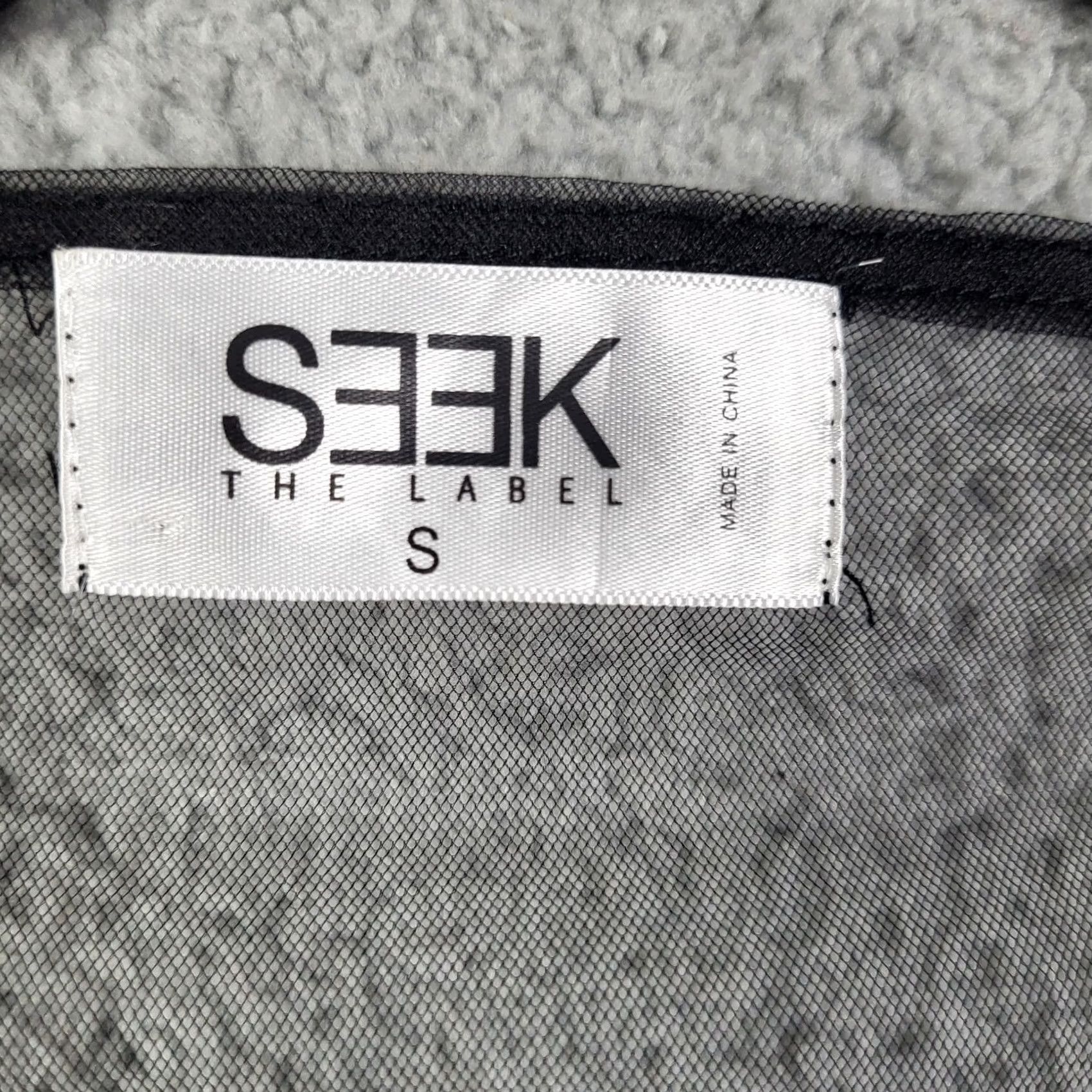 Vintage SEEK THE LABEL Women's Top Size S Tie Front V-Neck Black Nylon Long Sleeve Regular Fit Barer? Size S / US 4 / IT 40 - 6 Thumbnail