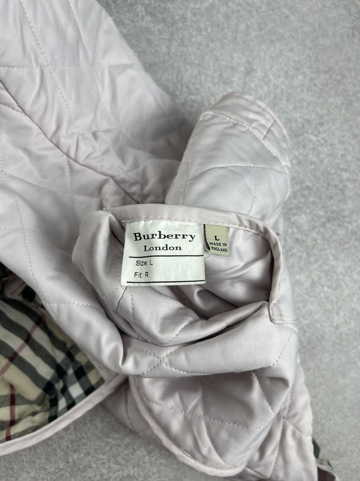 Burberry Vintage Burberry Quilted Zip Jacket Women’s Light Pink Size L / US 10 / IT 46 - 14 Thumbnail