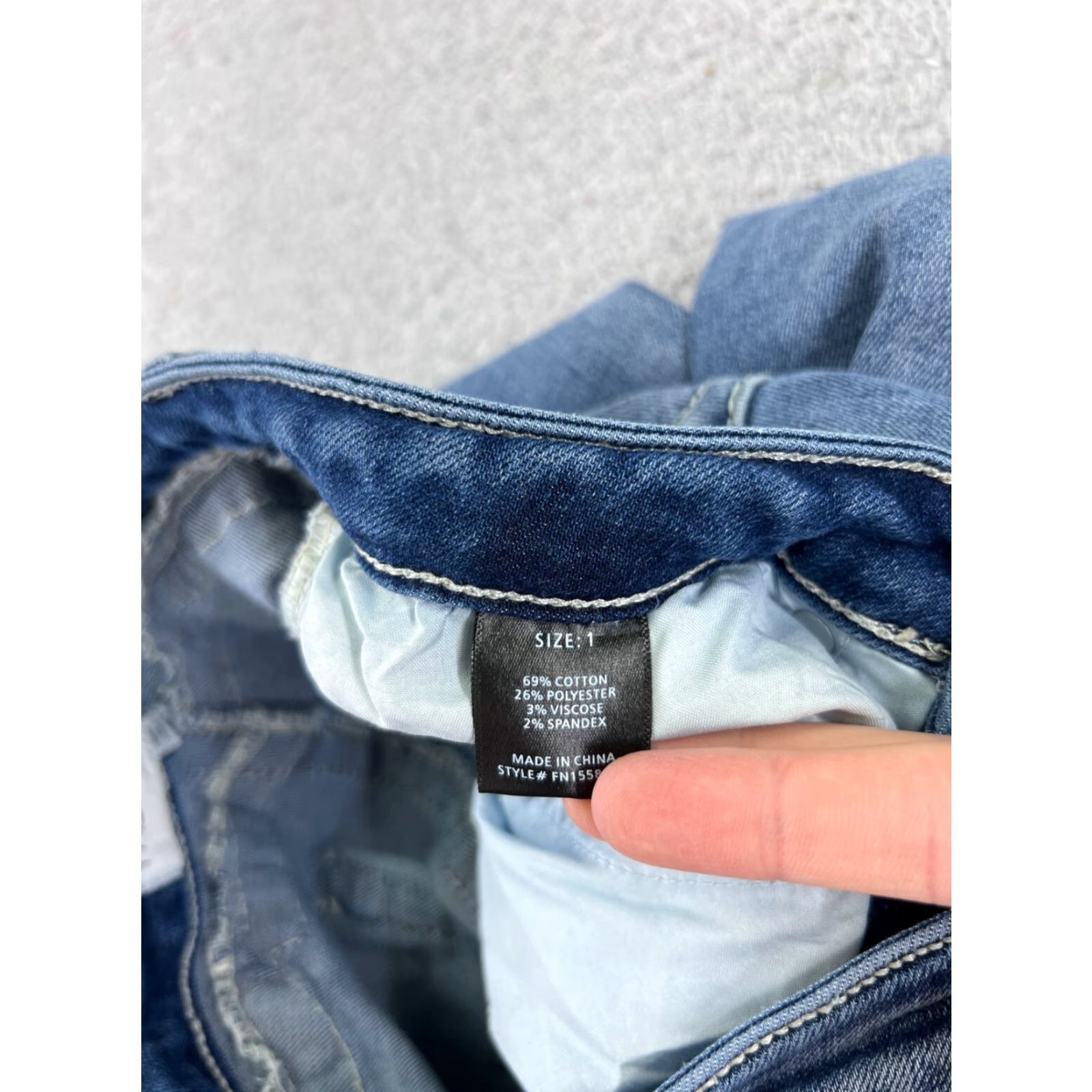 Fashion Nova Fashion Nova Jeans Womens 22x31 Blue Denim Flared Medium Wash Cotton Size 25" / US 0 / IT 36 - 7 Thumbnail
