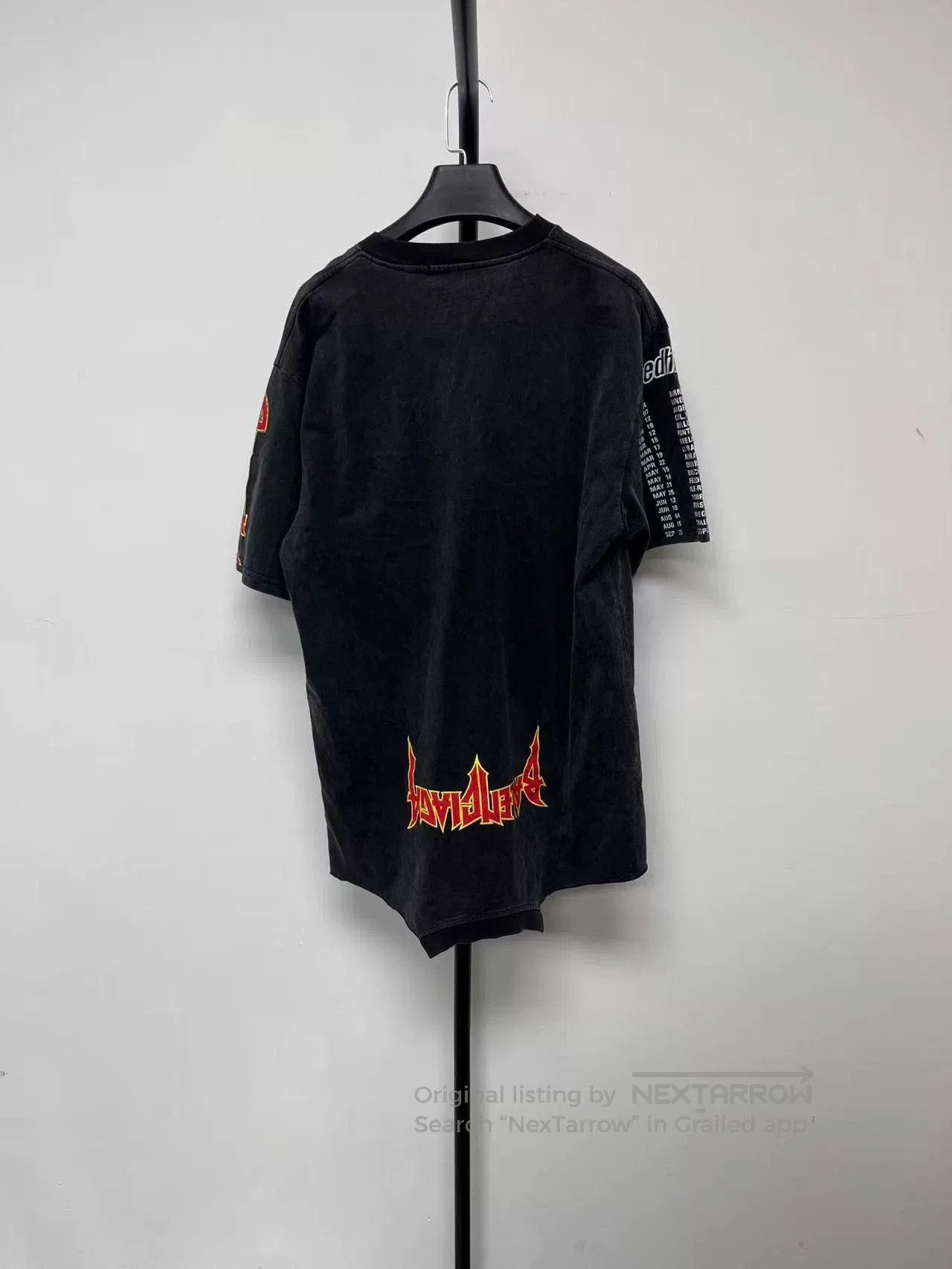 Balenciaga Balenciaga Logo Hunter Graphic Short Sleeve T. Size US M / EU 48-50 / 2 - 2 Thumbnail