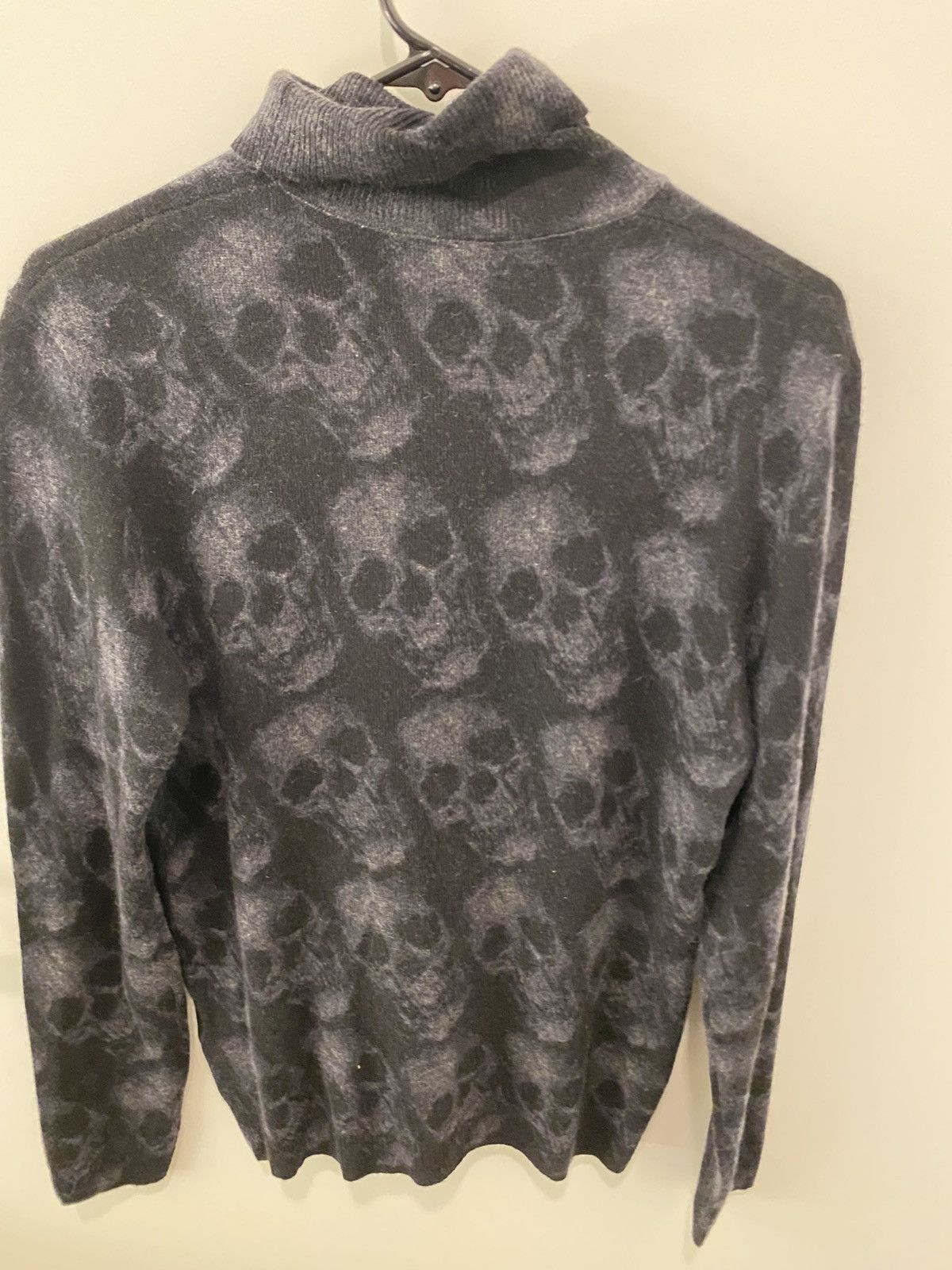 I.N.C International Concepts I.N.C. Cashmere Skull Turtleneck Size US S / EU 44-46 / 1 - 2 Thumbnail