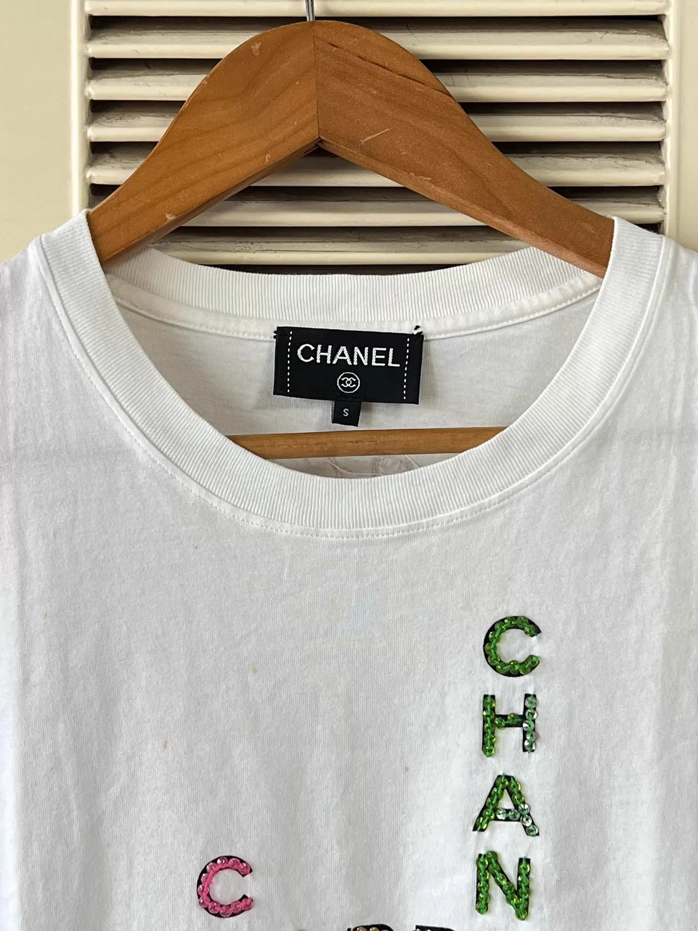 Chanel Chanel x Pharrell White S T-shirt Colorful Sequin COCO Size S / US 4 / IT 40 - 3 Thumbnail