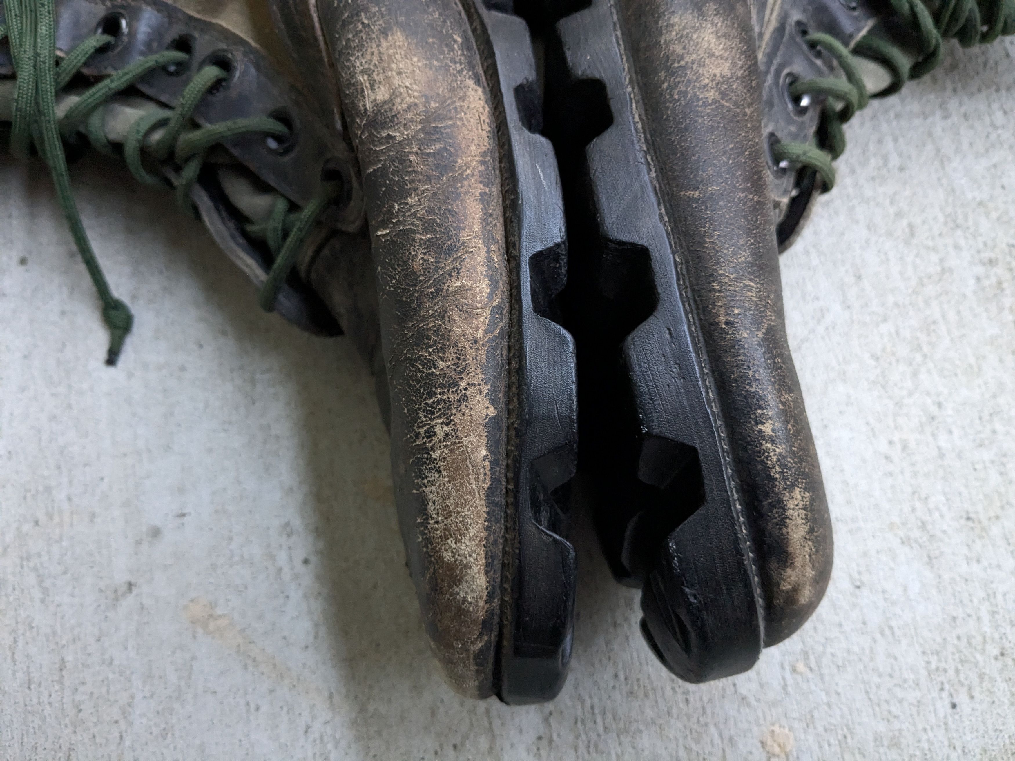 Genuine Leather × Vintage Vintage Combat Boots Black 9 R Jungle Leather Chunky USA Size US 9 / EU 42 - 5 Thumbnail