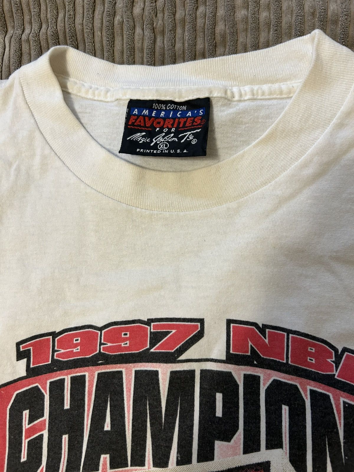 Other 1997 Bulls NBA Vintage Tee Size US XL / EU 56 / 4 - 7 Thumbnail