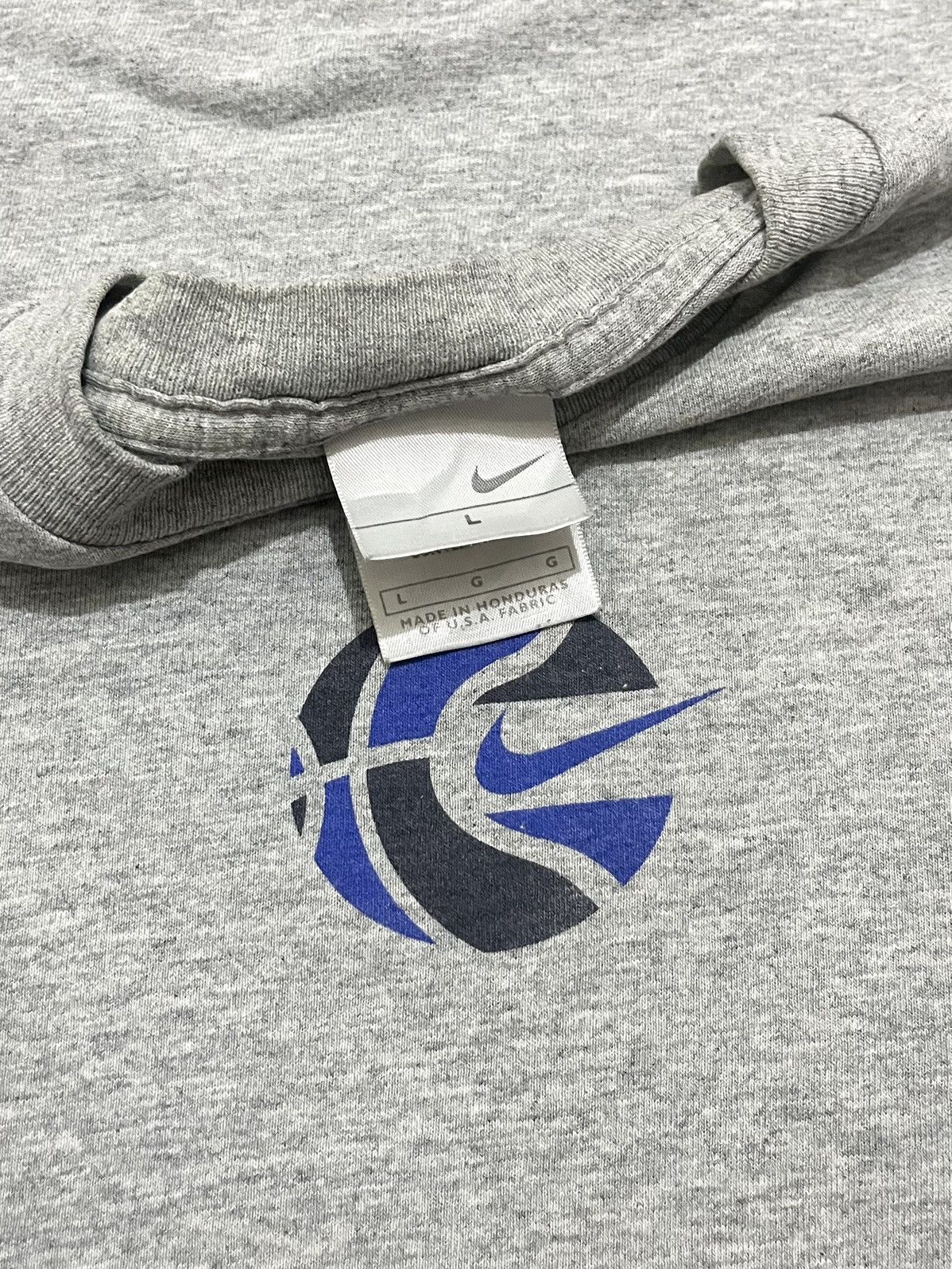Nike Vintage Nike T Shirt Large Y2K Basketball Cotton Rare Size US L / EU 52-54 / 3 - 4 Thumbnail