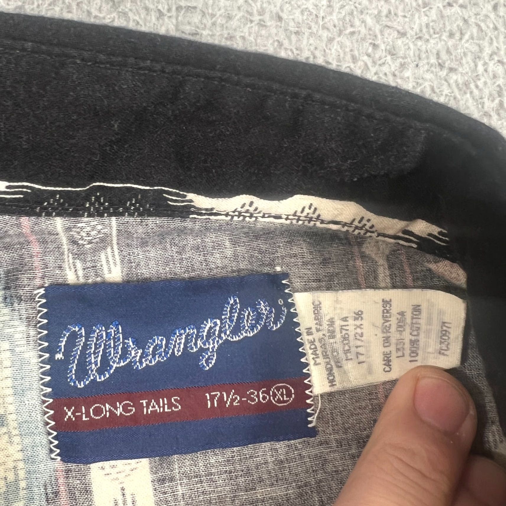 Wrangler Vintage Wrangler Pearl Snap Western Shirt Men X-Long Tails 17.5 Cotton Geometric Aztec Biker 80s 90s Classic Cowboy Outdoor USA Size US XL / EU 56 / 4 - 3 Thumbnail