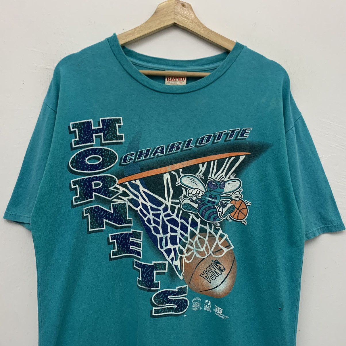 NBA × Vintage Vintage 1994 Charlotte Hornets Tshirt Size US M / EU 48-50 / 2 - 3 Thumbnail