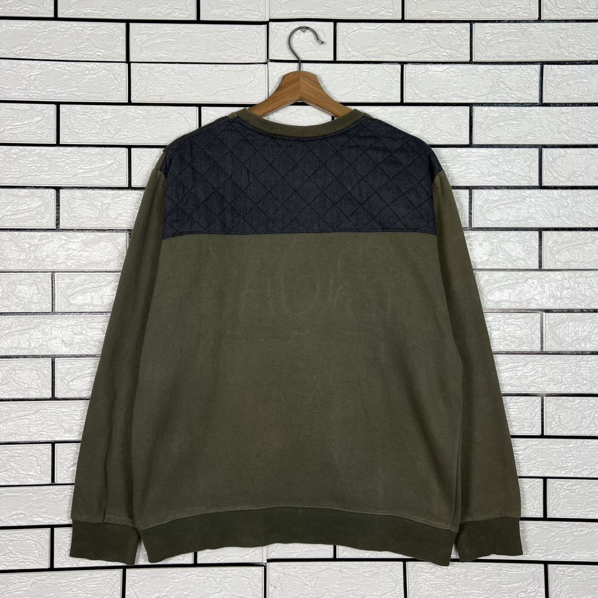 Boy London BOY LONDON Big Logo Khaki Crewneck Sweatshirt #4007-C182 Size US L / EU 52-54 / 3 - 14 Thumbnail