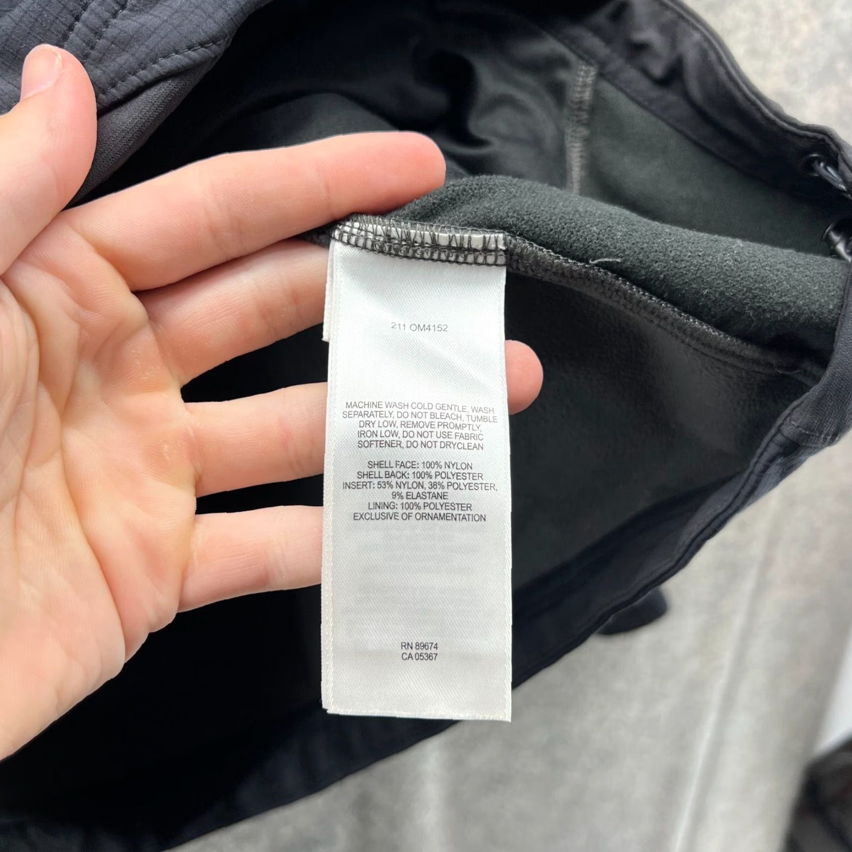 Mountain Hardwear VINTAGE Mountain Hardwear Jacket Mens Medium Black Full Zip Windbreaker Nylon Rain Windbreaker Jacket Mens Black Nylon Full Zip Size US M / EU 48-50 / 2 - 7 Thumbnail