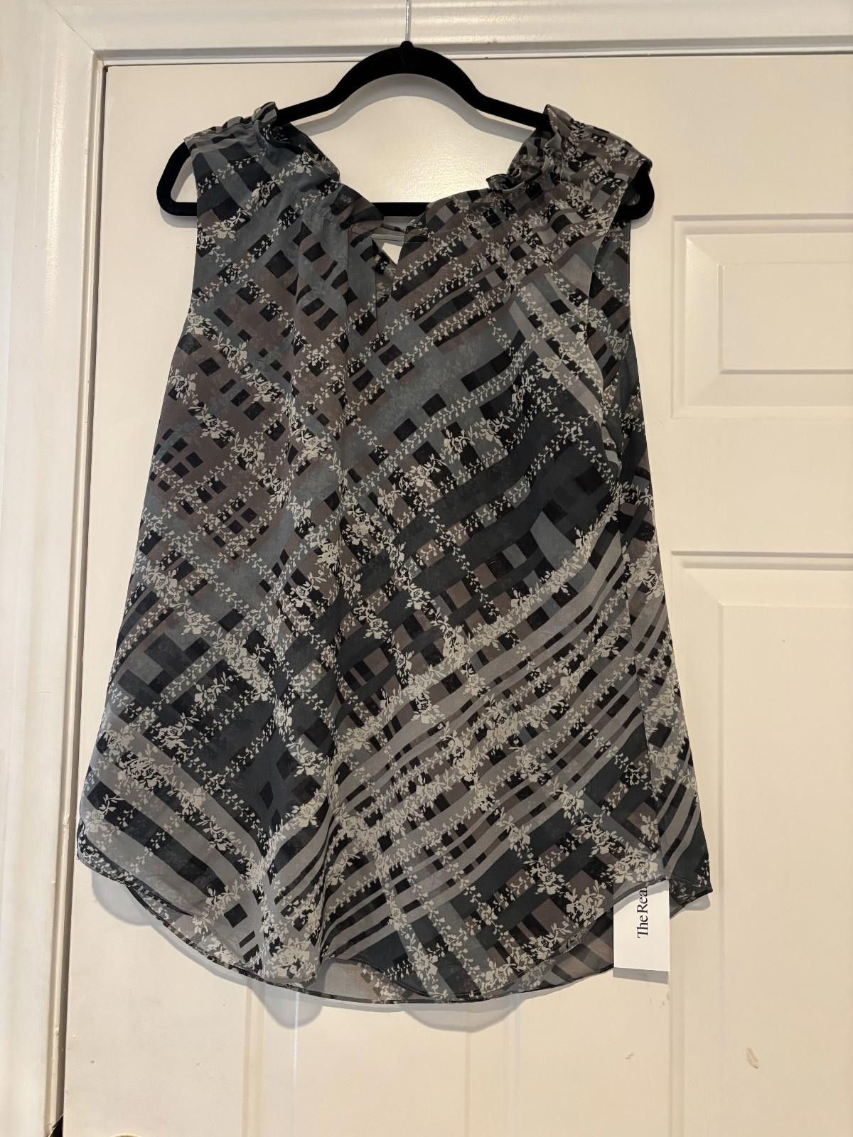 Designer Womens Cabi sz M grey sleveless blouse #513 Size M / US 6-8 / IT 42-44 - 1 Thumbnail