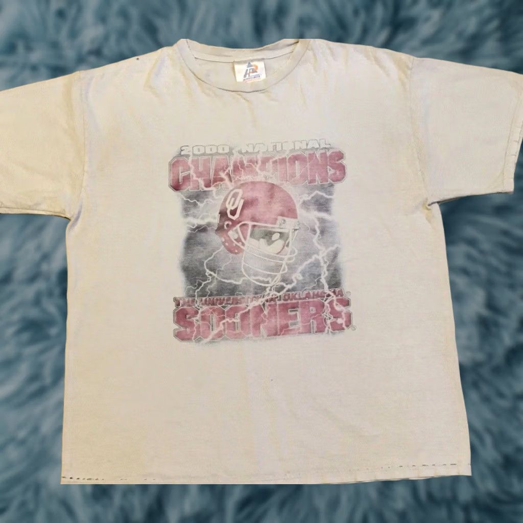 Vintage VINTAGE University Of Oklahoma Sooners Shirt XL Football Grunge 90s White Mens Size US XL / EU 56 / 4 - 1 Thumbnail
