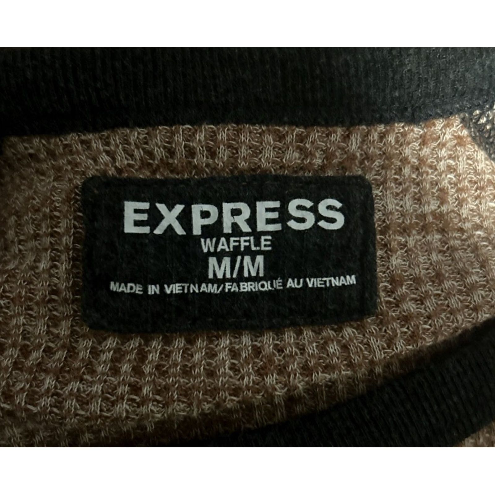 Express Express Mens Waffle Knit Shirt Sz Med L/S black brown 841 Size US M / EU 48-50 / 2 - 3 Thumbnail