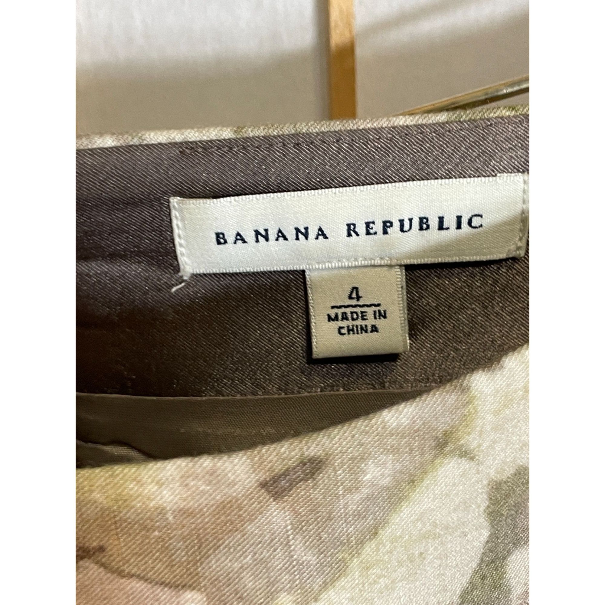 Banana Republic Banana Republic Sz 4 Linen Blend Floral Skirt Size 27" / US 4 / IT 40 - 3 Thumbnail